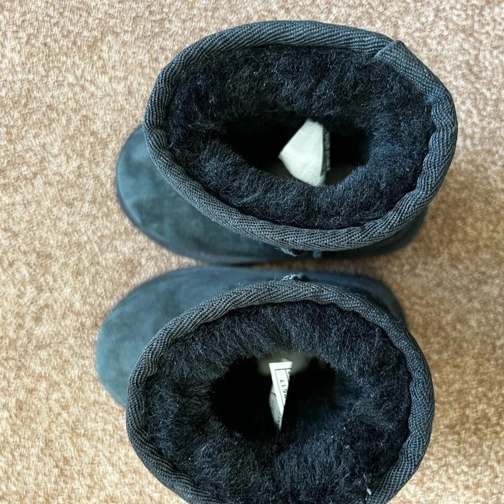 UGG Classic Black Boots  size - 7 Infant